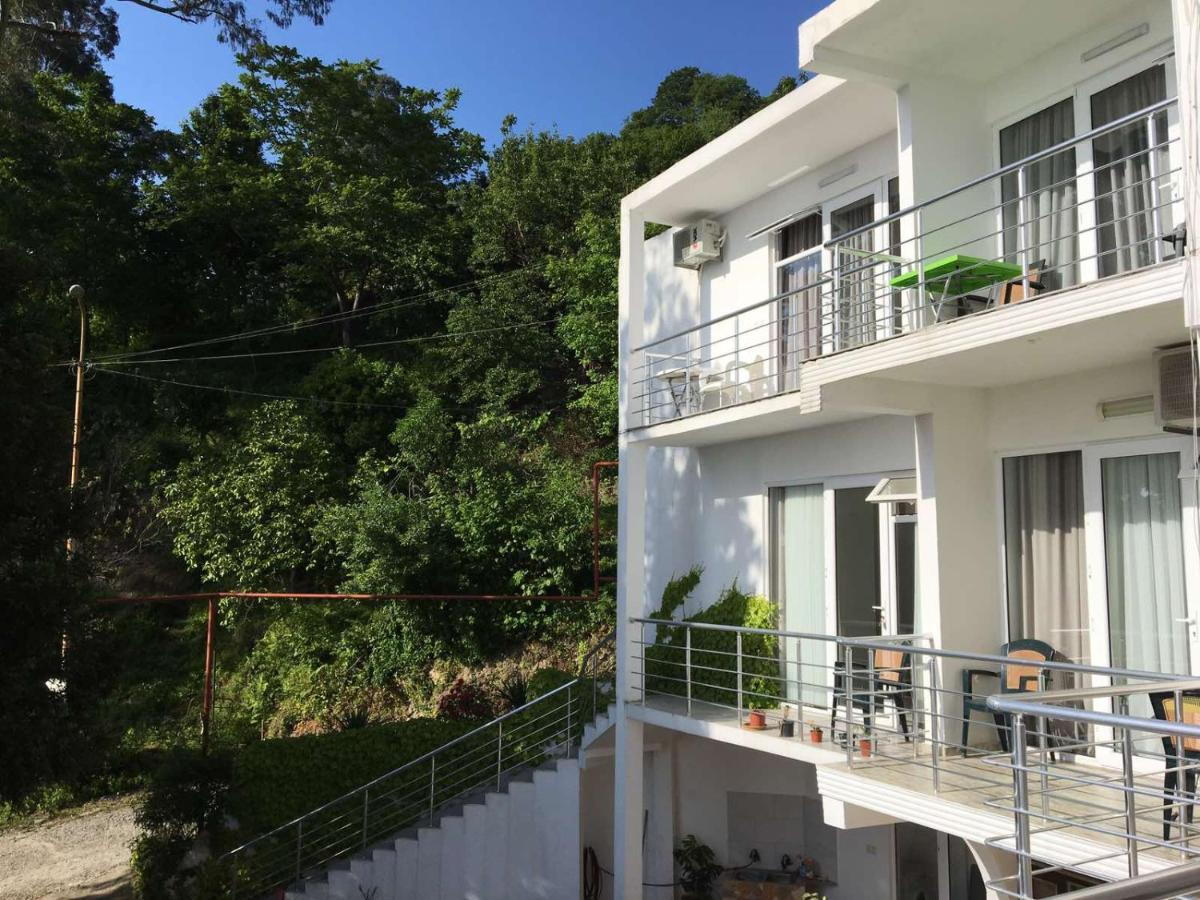 Hotel Rezo'S House Kvariati Exterior foto
