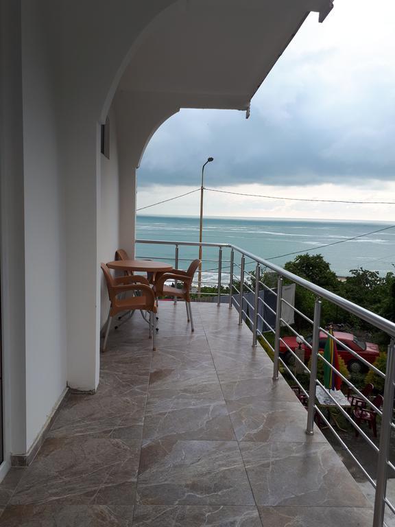 Hotel Rezo'S House Kvariati Exterior foto