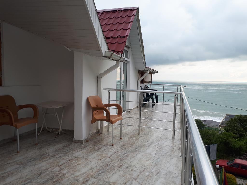 Hotel Rezo'S House Kvariati Exterior foto