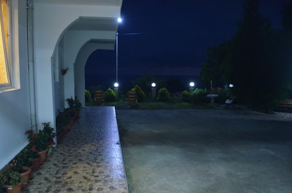 Hotel Rezo'S House Kvariati Exterior foto